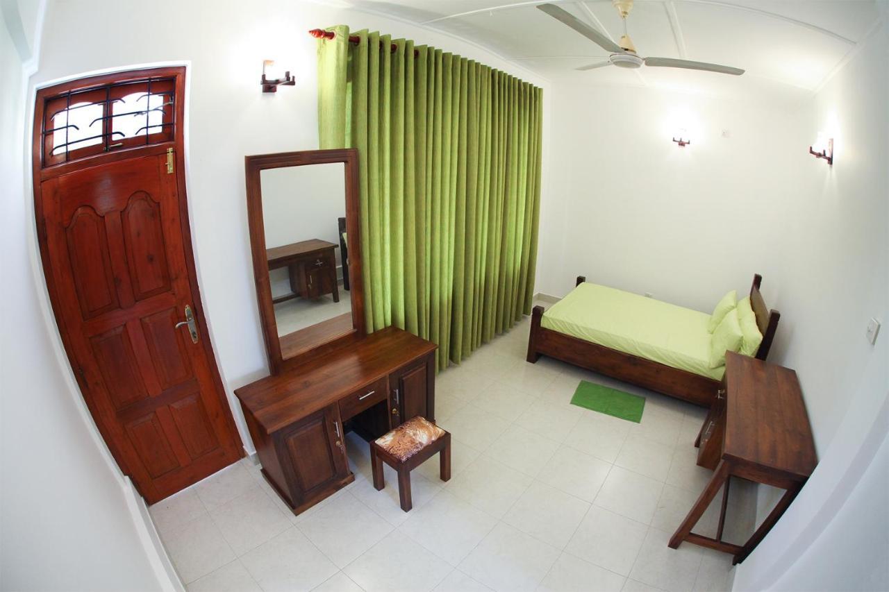 12 B Lewella Road, Kandy. Exterior photo
